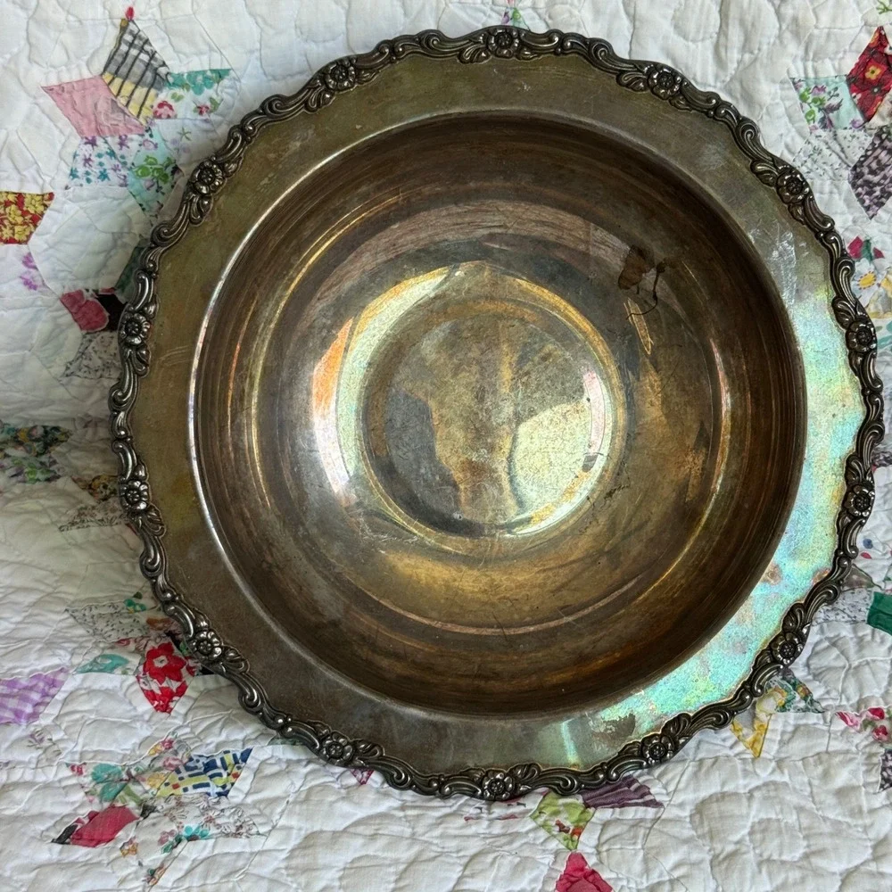 Wm A Rogers Oneida Silverplate Footed Bowl Floral Repousse Rim 10.25
